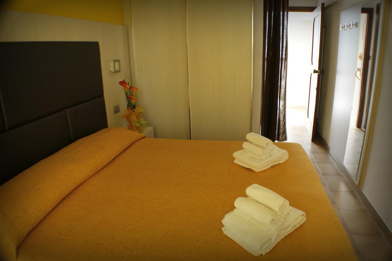 Hotel Adria ベラーリア・イジェア・マリーナ エクステリア 写真