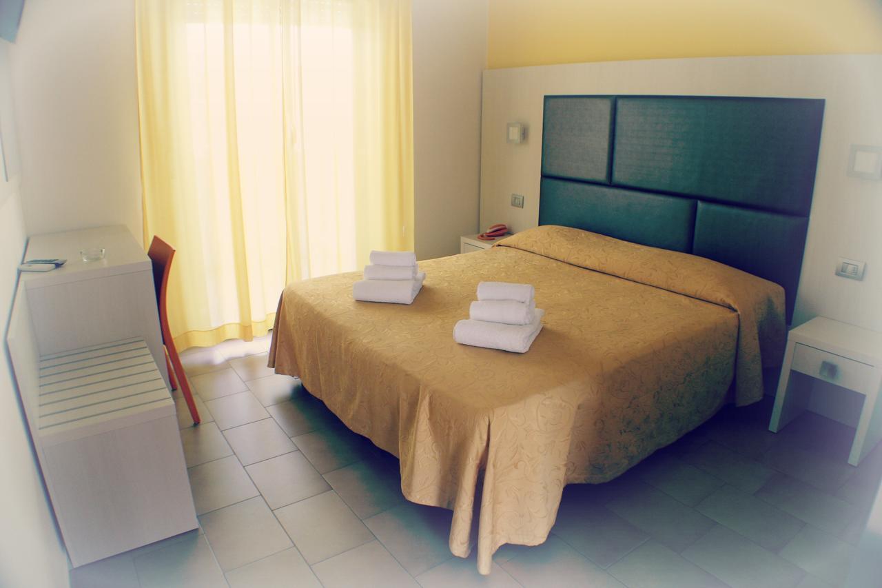Hotel Adria ベラーリア・イジェア・マリーナ 部屋 写真