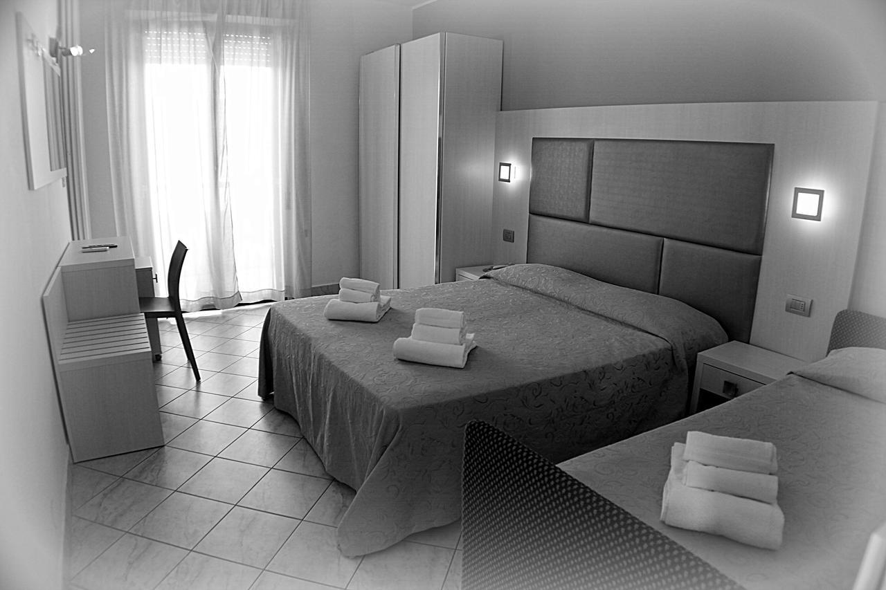Hotel Adria ベラーリア・イジェア・マリーナ 部屋 写真